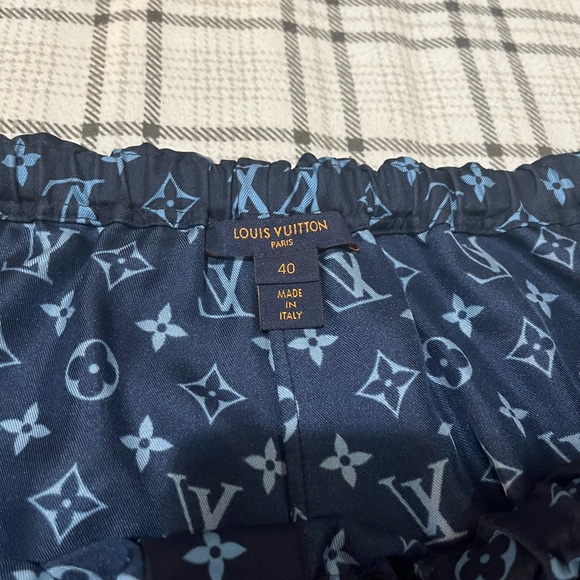 Louis Vuitton monogram silk matching Pajama set- Rare Runway Piece (M/FR40) - Picture 4 of 6